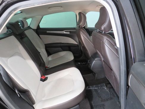 Used 2019 Ford Fusion SE w/ Equipment Group 151A image 12