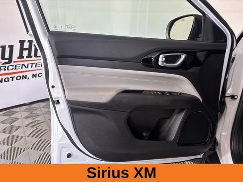 Used 2024 Jeep Compass Limited AWD/4WD image 10