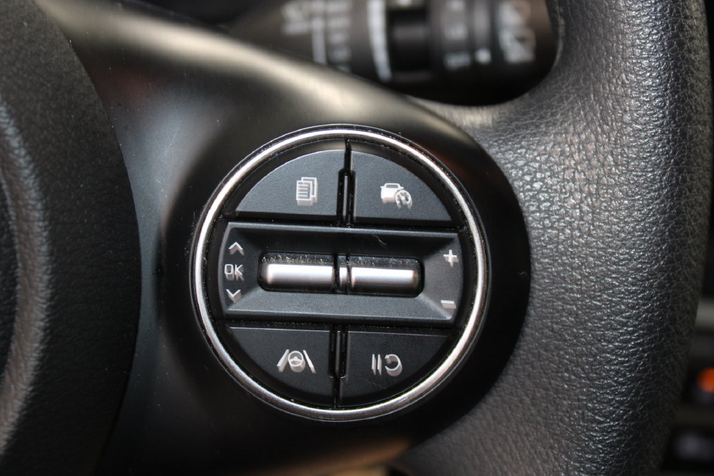 Used 2025 Kia Soul LX w/ LX Technology Package FWD image 21