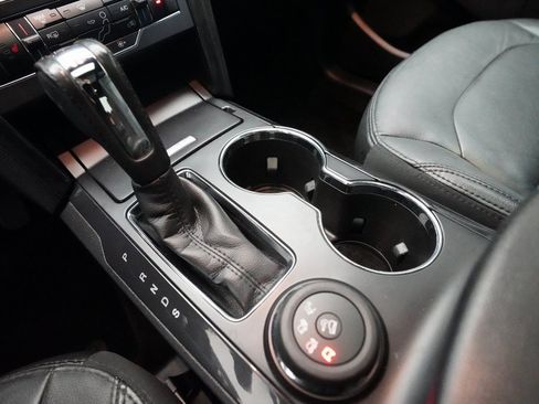 Used 2017 Ford Explorer XLT w/ Equipment Group 202A image 18