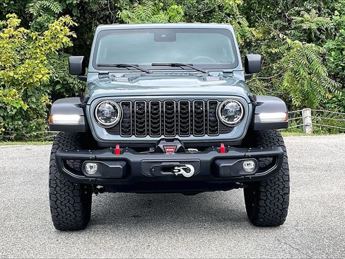 Used 2024 Jeep Wrangler Unlimited Rubicon w/ Capability Package AWD/4WD image 2