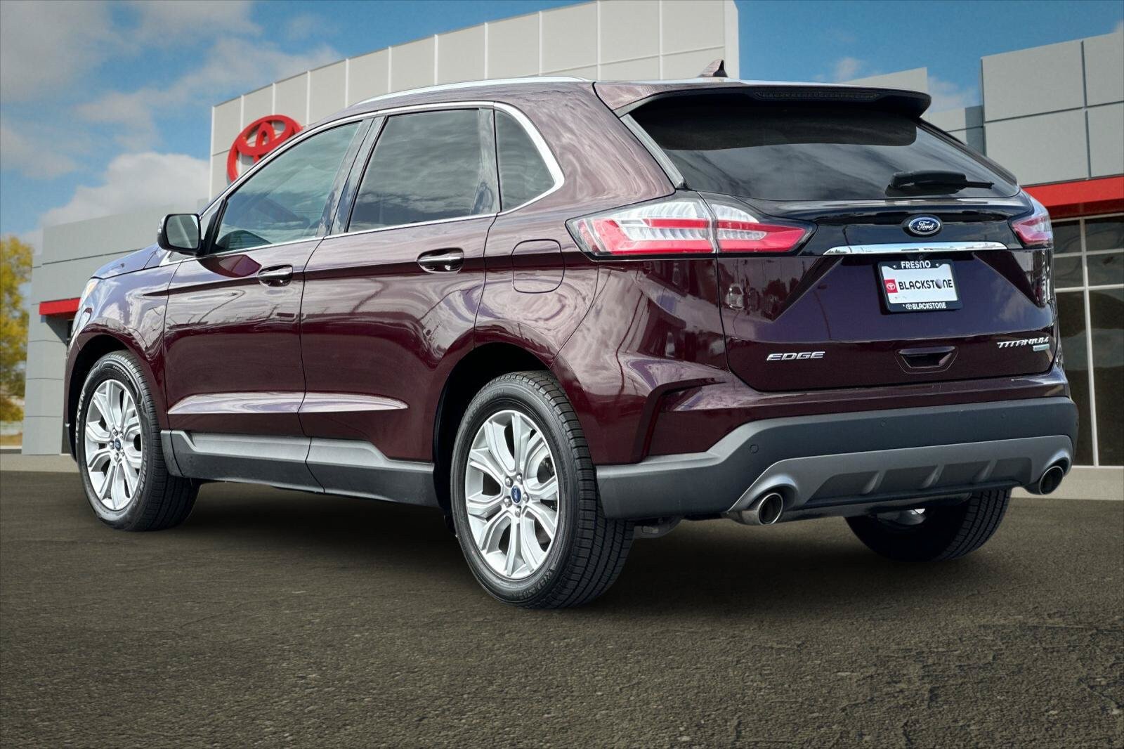 Used 2020 Ford Edge Titanium FWD image 5