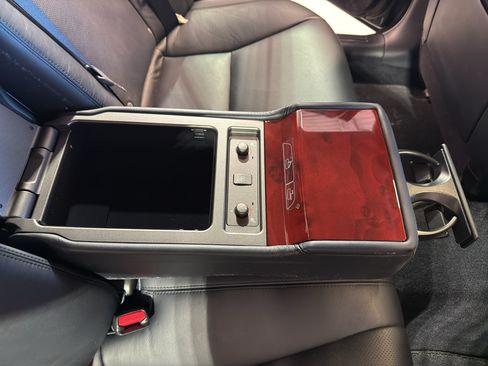 Used 2011 Lexus LS 460 AWD w/ Comfort Pkg image 30