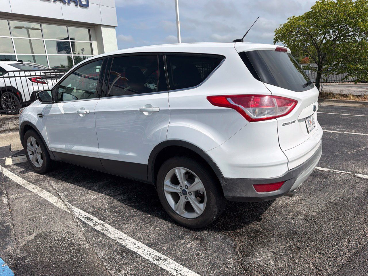Used 2016 Ford Escape SE w/ SE Cold Weather Package FWD image 4
