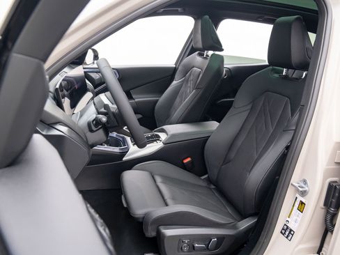 New 2025 BMW X3 xDrive30i w/ Premium Package image 17