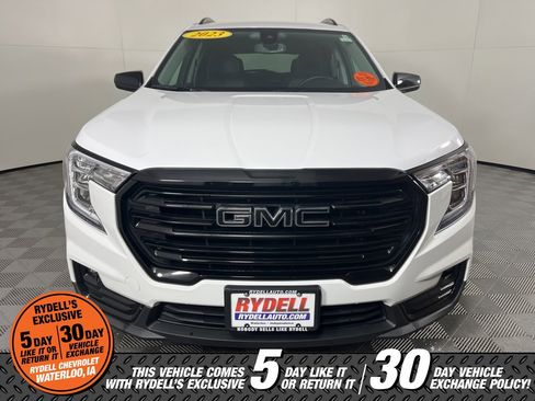 Certified 2023 GMC Terrain SLT w/ Infotainment Package II image 13