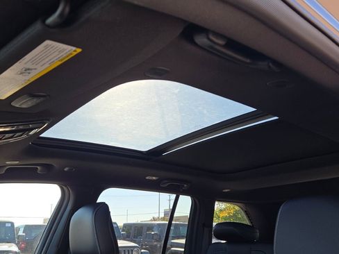 New 2025 Jeep Grand Cherokee Limited w/ Black Appearance Package image 26