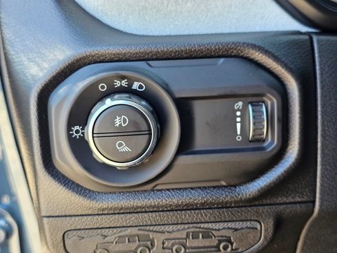 New 2026 Jeep Gladiator Sport AWD/4WD image 19