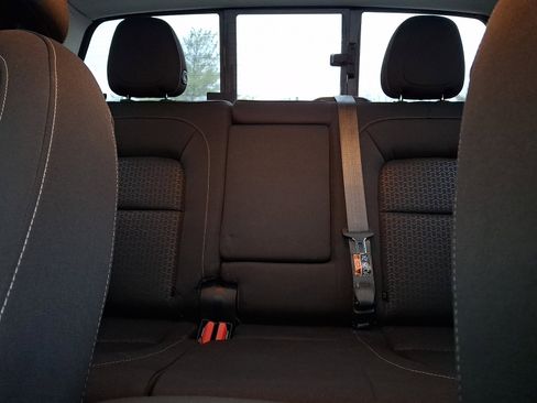 Used 2018 GMC Canyon SLE w/ SLE Convenience Package image 19