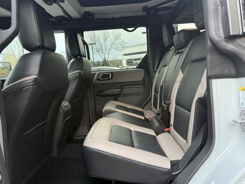 Used 2024 Ford Bronco Wildtrak image 20