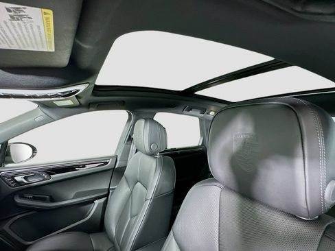 Certified 2026 Porsche Macan AWD/4WD image 14
