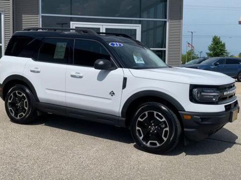 Certified 2023 Ford Bronco Sport Outer Banks w/ Tech Package AWD/4WD image 3
