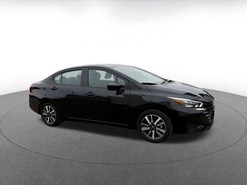 Used 2025 Nissan Versa SV FWD image 2