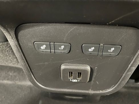 Used 2021 Chevrolet Equinox Premier image 23