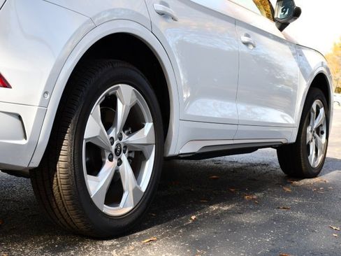 Used 2023 Audi Q5 2.0T Prestige w/ Prestige Package image 9