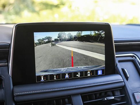 Used 2022 GMC Yukon SLT w/ SLT Premium Package image 35