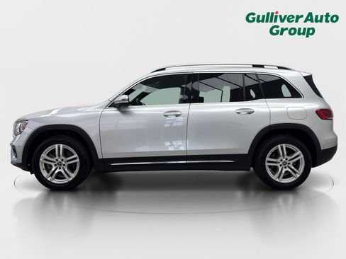 Used 2020 Mercedes-Benz GLB 250 4MATIC w/ Parking Assistance Package image 3