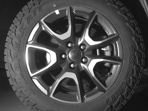 Used 2025 Jeep Compass Trailhawk image 13