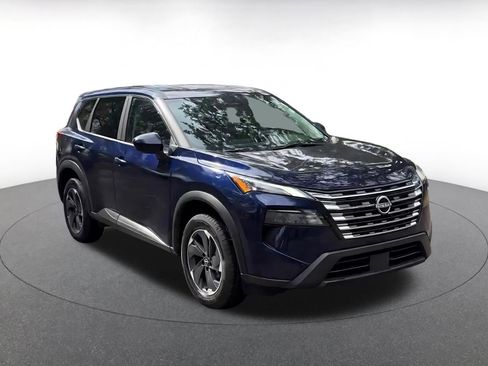 Used 2025 Nissan Rogue SV image 8