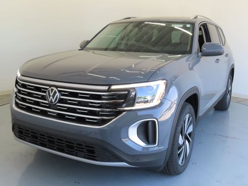 New 2025 Volkswagen Atlas SEL image 9