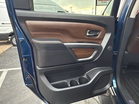 Used 2018 Nissan Titan Platinum Reserve AWD/4WD image 11