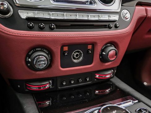 Used 2014 Rolls-Royce Ghost image 36