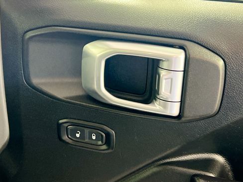 Used 2020 Jeep Gladiator Sport w/ Quick Order Package 24S image 32