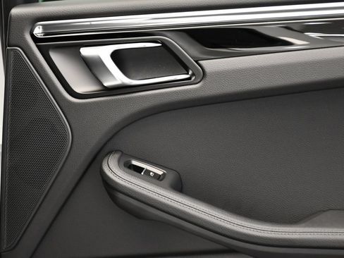 Certified 2026 Porsche Macan AWD/4WD image 53