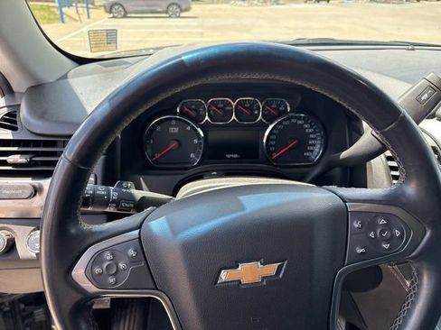 Used 2020 Chevrolet Suburban LT AWD/4WD image 12