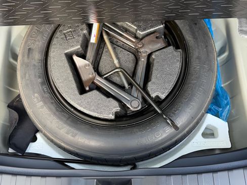 Used 2021 Toyota RAV4 LE image 31