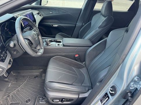 Used 2024 Lexus RX 500h F Sport w/ Convenience Package image 13