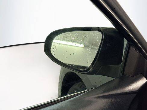 Used 2014 Toyota Camry LE image 16