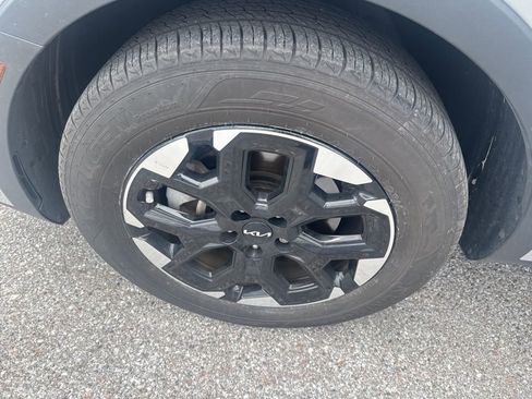 Used 2024 Kia Sorento S FWD image 10