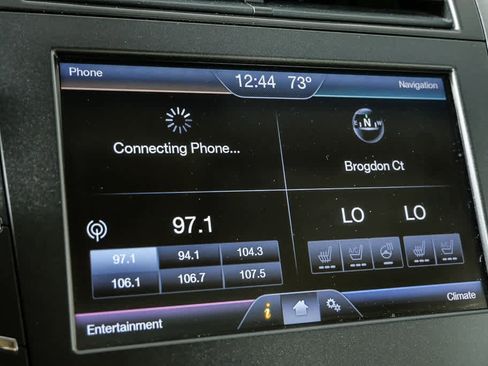 Used 2013 Lincoln MKZ FWD image 19