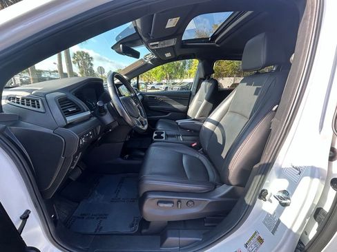 Used 2024 Honda Odyssey Sport image 11