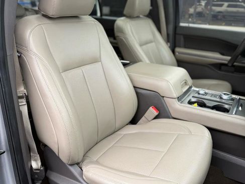 Used 2021 Ford Expedition Max XLT image 11