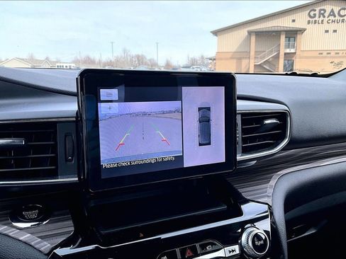 Used 2023 Ford Explorer Limited image 19