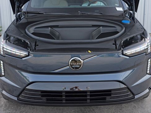 Used 2025 Volvo EX90 Ultra image 8