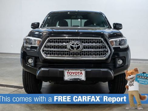 Used 2017 Toyota Tacoma TRD Off-Road w/ Tow Package AWD/4WD image 2