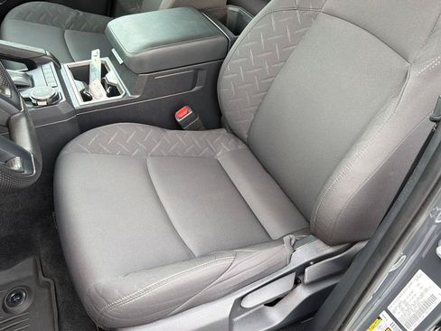 Certified 2025 Toyota Tacoma SR5 AWD/4WD image 29
