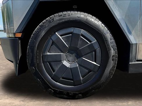 Used 2024 Tesla Cybertruck AWD Crew Cab image 30