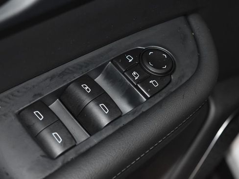 Used 2025 Buick Enclave Preferred image 5