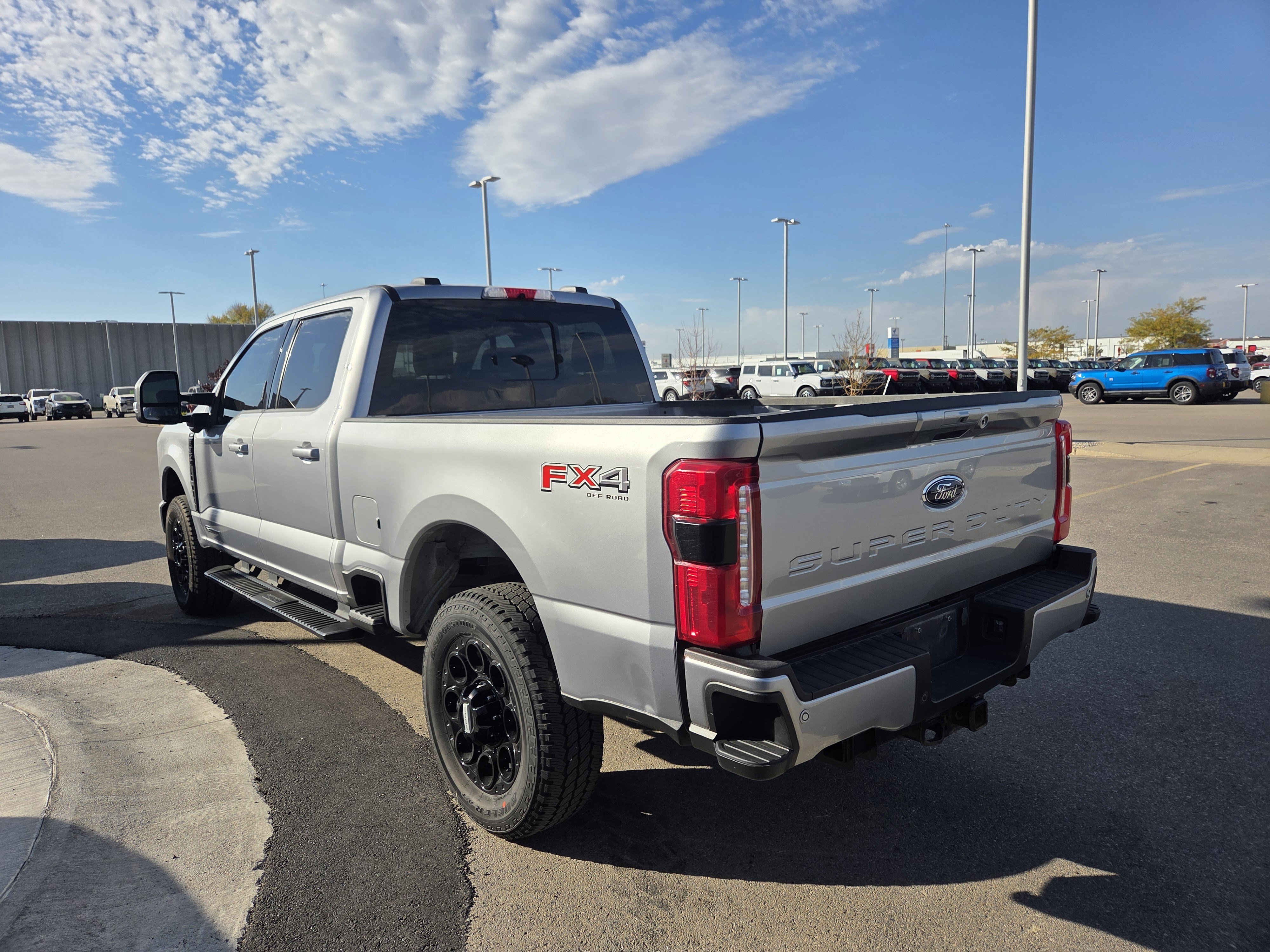 Used 2023 Ford F350 Lariat w/ Lariat Ultimate Package AWD/4WD image 3