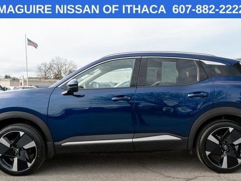 Used 2025 Nissan Kicks SR AWD/4WD image 9