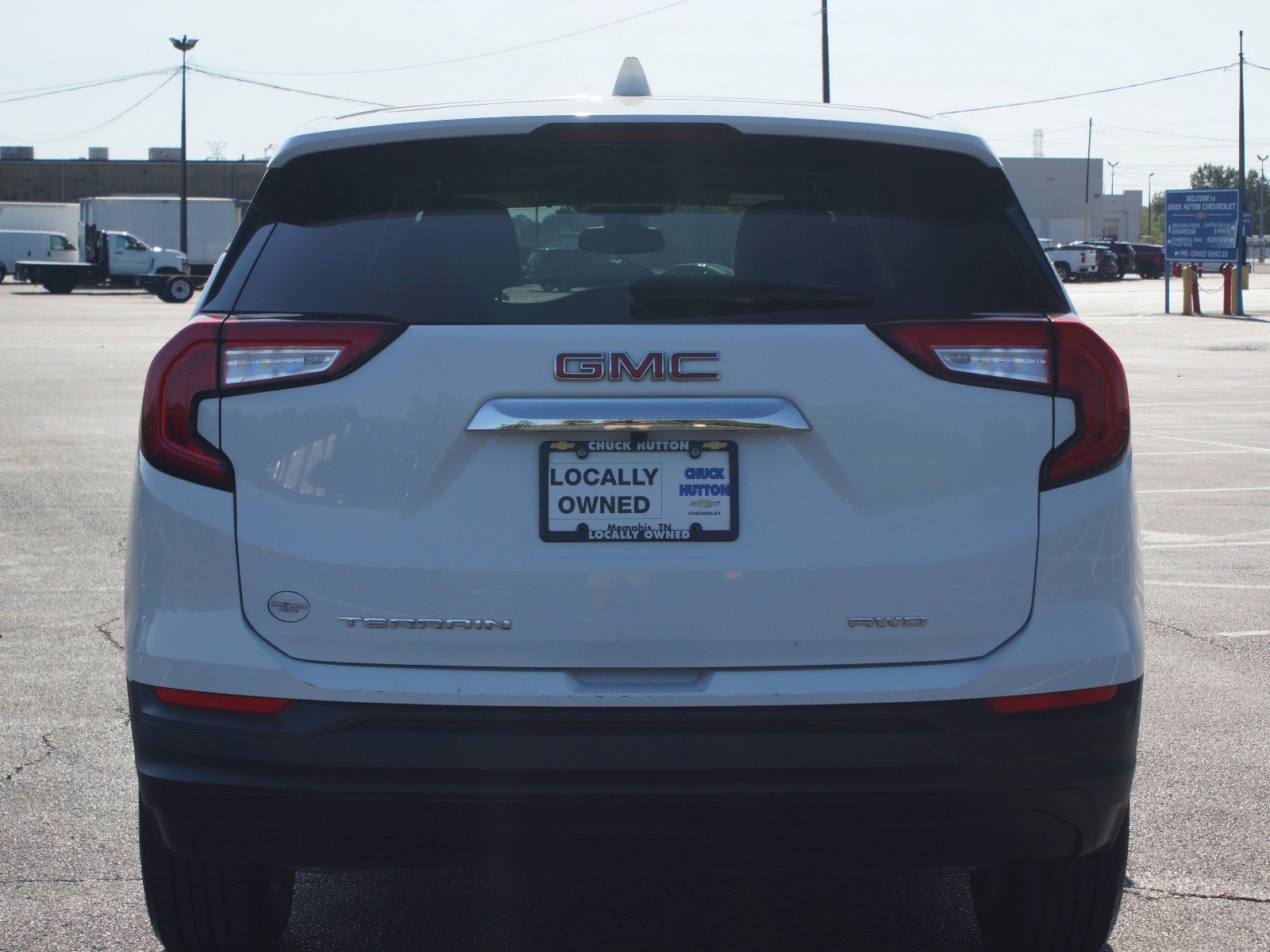 Used 2024 GMC Terrain SLE AWD/4WD image 3
