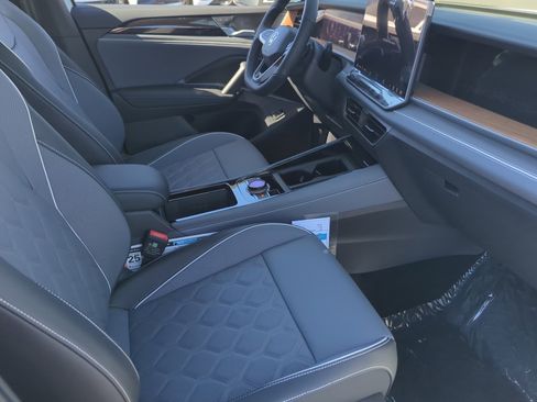 New 2026 Volkswagen Tiguan SEL R-Line AWD/4WD image 18