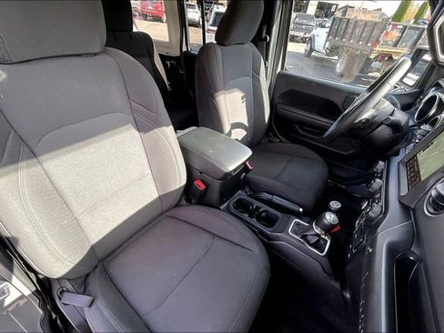 Used 2022 Jeep Wrangler Unlimited Sport image 26