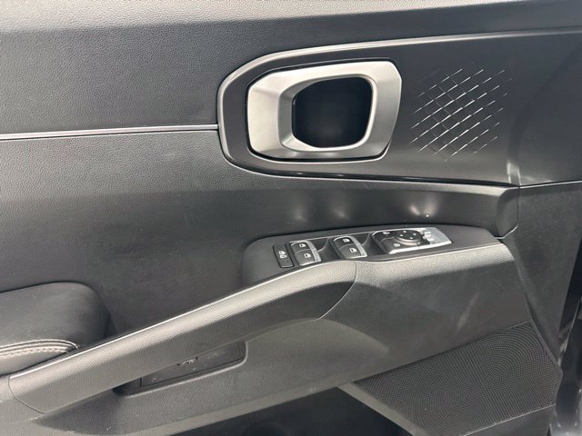 Used 2024 Kia Sorento S AWD/4WD image 9