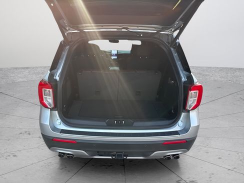 Used 2023 Ford Explorer Platinum w/ Technology Package AWD/4WD image 43