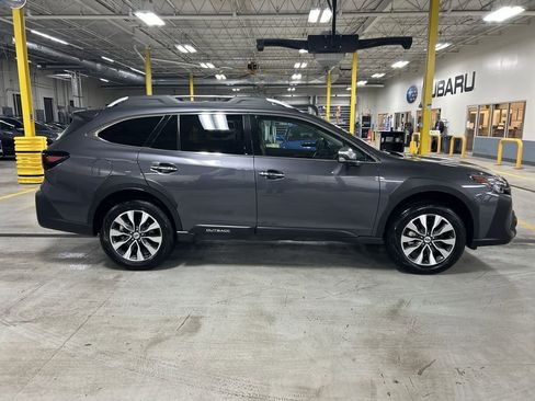 Certified 2025 Subaru Outback Touring AWD/4WD image 9